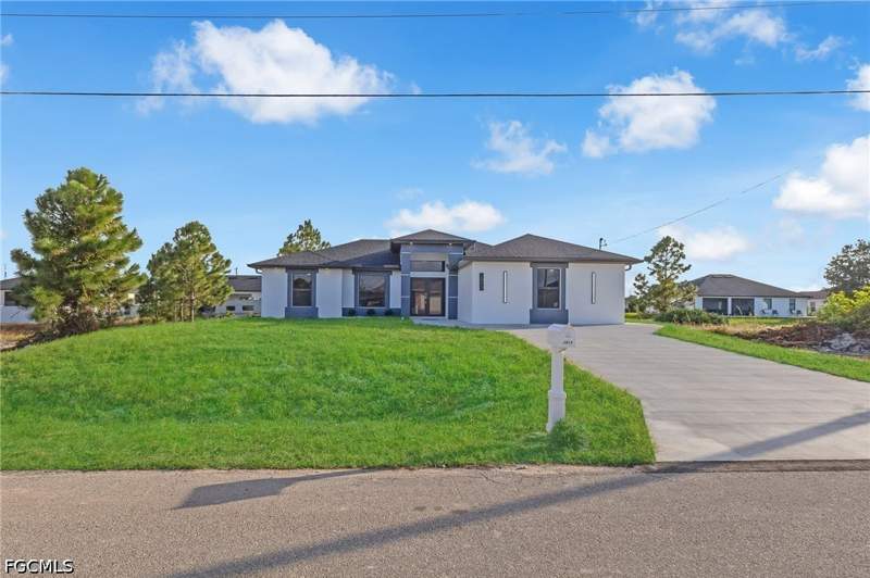 4 bedroom SingleFamilyResidence at 2813 18th St SW, Lehigh Acres, Lehigh Acres — photo 2