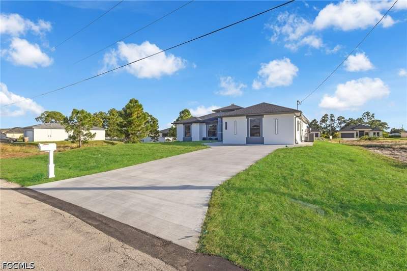 4 bedroom SingleFamilyResidence at 2813 18th St SW, Lehigh Acres, Lehigh Acres — photo 3