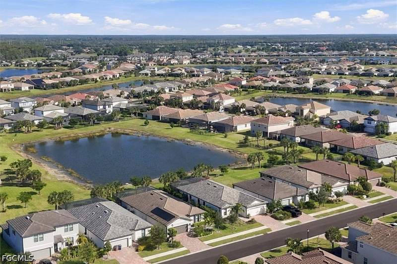 3 bedroom SingleFamilyResidence at 16074 Rosemallow Ln, Hampton Lakes, Alva — photo 2
