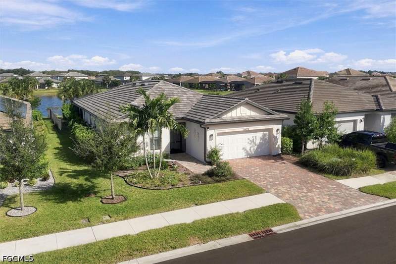 3 bedroom SingleFamilyResidence at 16074 Rosemallow Ln, Hampton Lakes, Alva — photo 4