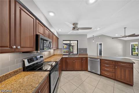 2522 SE 24th Ave, Cape Coral FL - photo 14 of 41