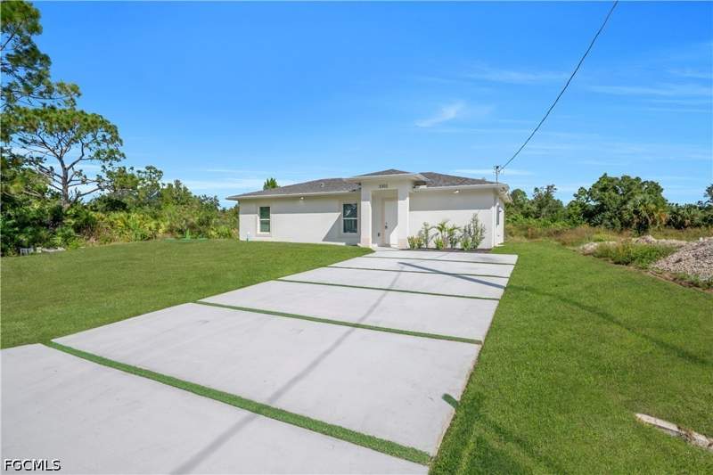 3 bedroom SingleFamilyResidence at 3302 39th St W, Lehigh Acres, Lehigh Acres — photo 2