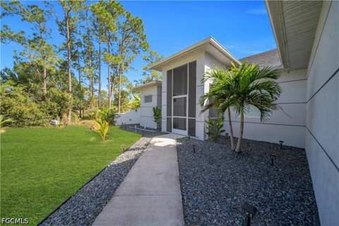 910 Scott Ave, Lehigh Acres FL - photo 7 of 49