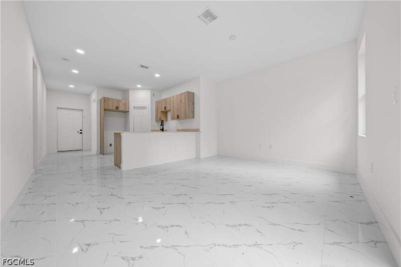 3 bedroom SingleFamilyResidence at 2910 73rd St W, Lehigh Acres, Lehigh Acres — photo 2