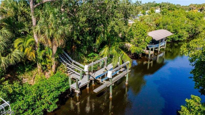 3 bedroom SingleFamilyResidence at 9274 Palm Island Cir, Palm Island, North Fort Myers — photo 2