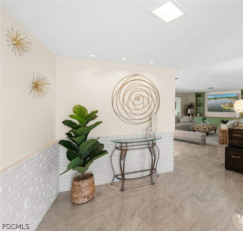 3 bedroom SingleFamilyResidence at 1335 Currier Cir, Whiskey Creek, Fort Myers — photo 2