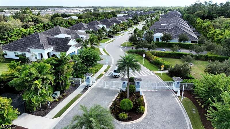 2 bedroom Attached at 11612 Solano Dr, Windsong, Fort Myers — photo 3