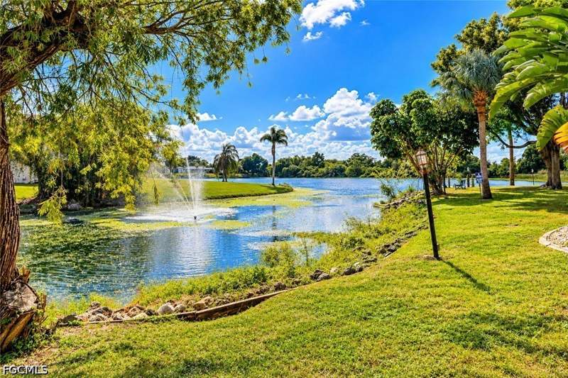 2 bedroom Condominium at 2065 W Lakeview Blvd 5, Lakeside At Lochmoor Condo, North Fort Myers — photo 3