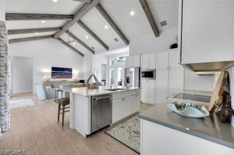 424 Driftwood Ct, Marco Island FL - photo 10 of 45