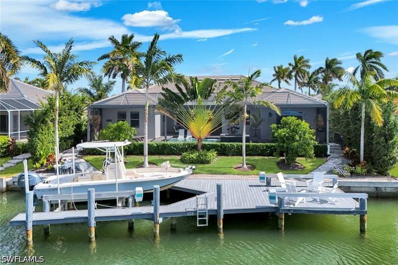 4 bedroom SingleFamilyResidence at 424 Driftwood Ct, Marco Island, Marco Island — photo 2