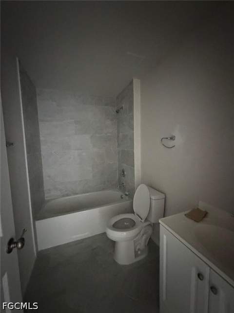 330 SW 11th Pl, Cape Coral FL - photo 12 of 17