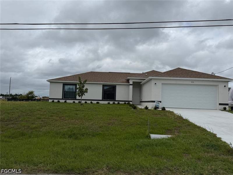 3 bedroom SingleFamilyResidence at 330 SW 11th Pl, Cape Coral, Cape Coral — photo 3