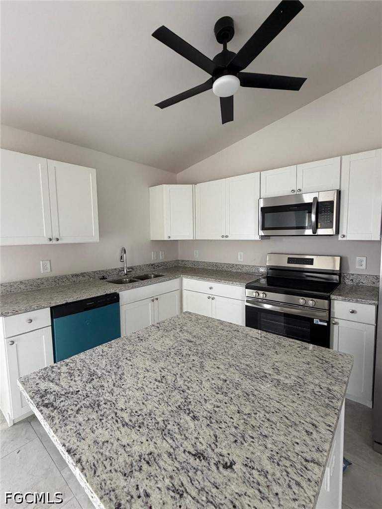3 bedroom SingleFamilyResidence at 330 SW 11th Pl, Cape Coral, Cape Coral — photo 5