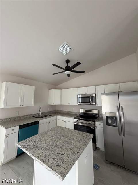 330 SW 11th Pl, Cape Coral FL - photo 6 of 17