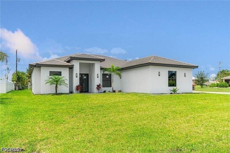 4 bedroom SingleFamilyResidence at 212 SW 19th Ter, Cape Coral, Cape Coral — photo 2