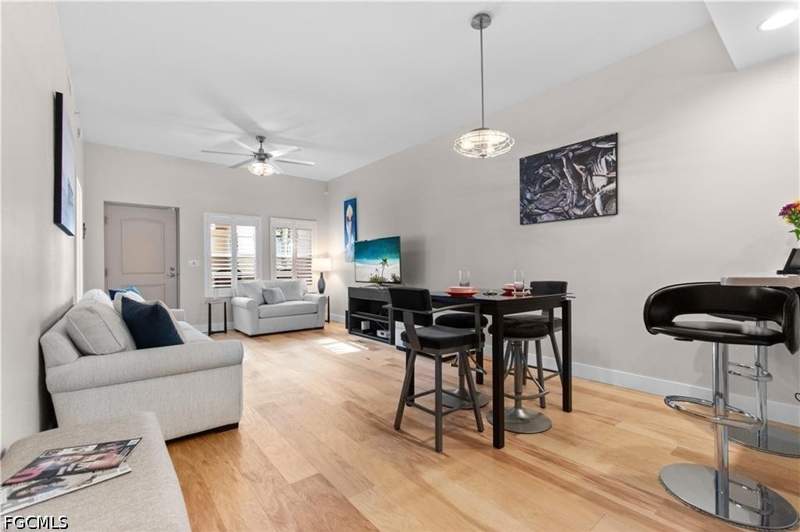 2 bedroom Condominium at 2110 W 1st St 101, High Point Place, Fort Myers — photo 3