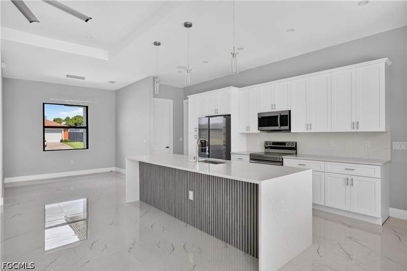 3 bedroom SingleFamilyResidence at 2815 15th St SW, Cape Coral, Lehigh Acres — photo 4