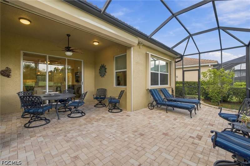 3 bedroom SingleFamilyResidence at 10376 Materita Dr, Materita, Fort Myers — photo 3