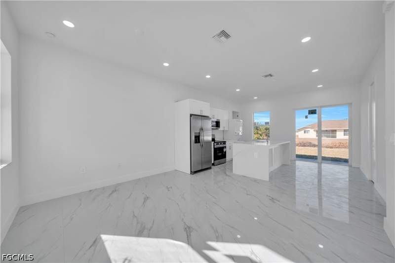 3 bedroom SingleFamilyResidence at 2910 67th St W, Lehigh Acres, Lehigh Acres — photo 5