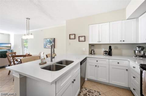 8635 River Homes Ln 2-104, Bonita Springs FL - photo 11 of 33