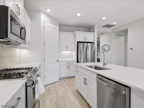 2146 Marquesa Cir, Naples FL - photo 7 of 33