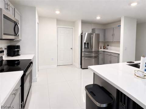 2119 NW 9th St, Cape Coral FL - photo 10 of 17