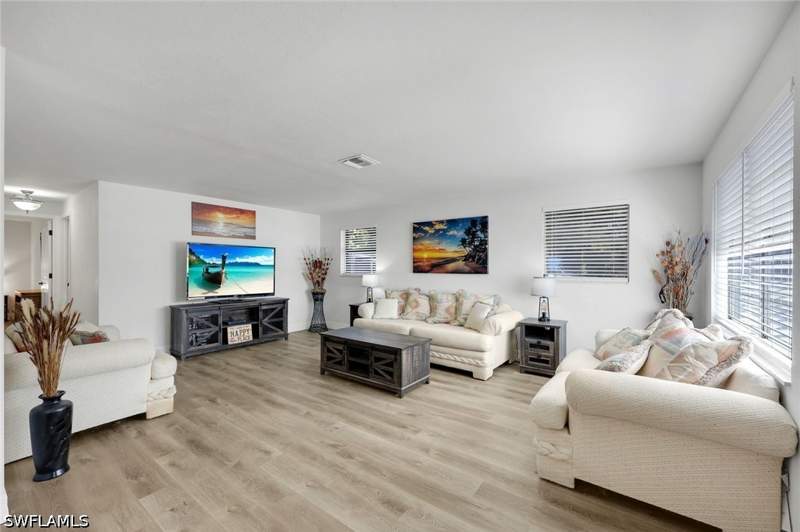 2 bedroom SingleFamilyResidence at 9981 Kentucky St, Heitmans, Bonita Springs — photo 2