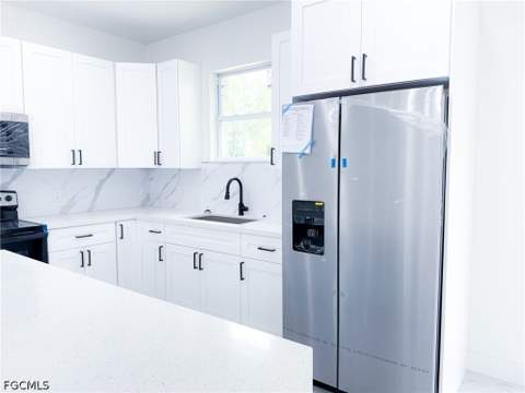 529 Knapp St, Lehigh Acres FL - photo 12 of 40
