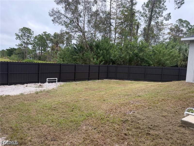3 bedroom SingleFamilyResidence at 529 Knapp St, Lehigh Acres, Lehigh Acres — photo 5