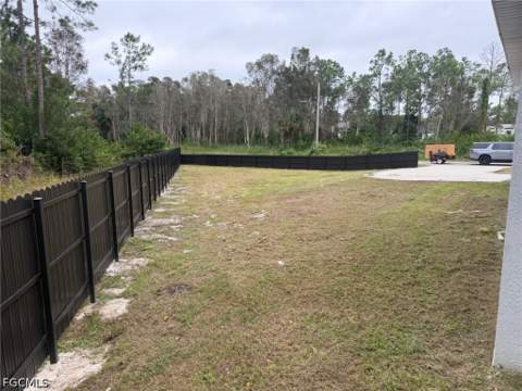 529 Knapp St, Lehigh Acres FL - photo 6 of 40