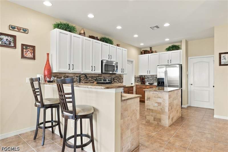 4 bedroom SingleFamilyResidence at 2815 Via Piazza Loop, Promenade West, Fort Myers — photo 4