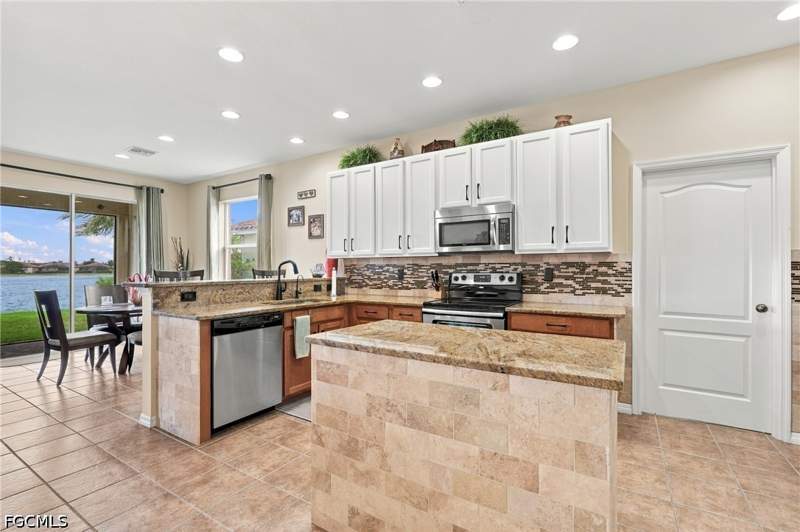 4 bedroom SingleFamilyResidence at 2815 Via Piazza Loop, Promenade West, Fort Myers — photo 5