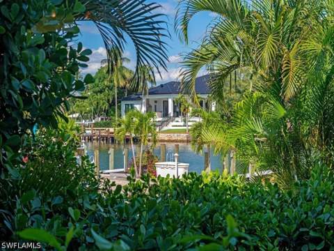 1930 Gulf Shore Blvd N D101, Naples FL - photo 12 of 15