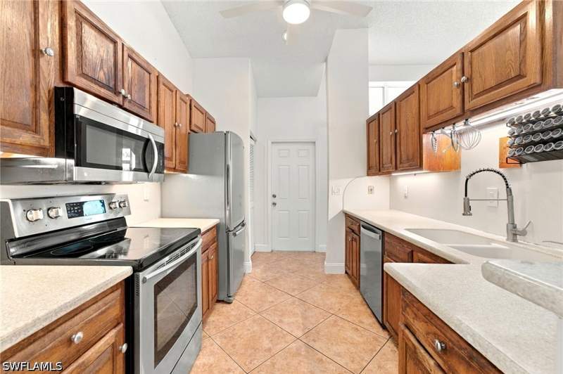 3 bedroom SingleFamilyResidence at 7666 Mill Stream Dr, Emerald Lakes, Naples — photo 5