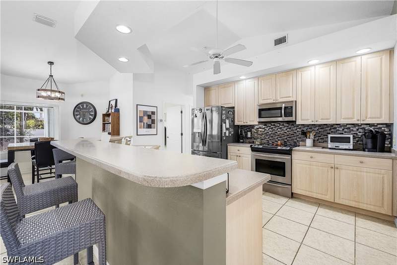 3 bedroom SingleFamilyResidence at 1420 SW 49th St, Cape Coral, Cape Coral — photo 3