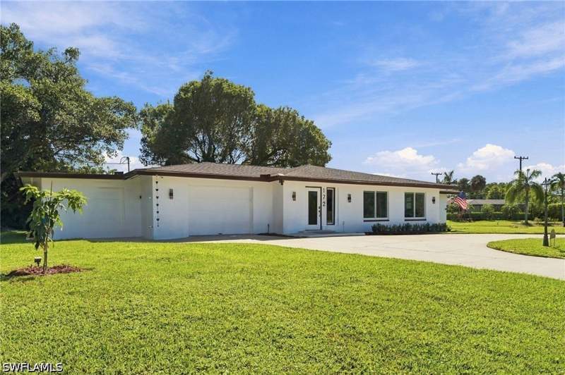 3 bedroom SingleFamilyResidence at 172 Coral Vine Dr, Palm River Estates, Naples — photo 4