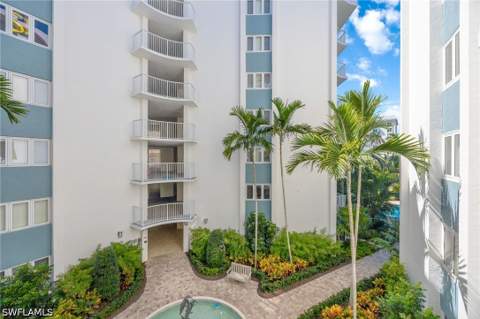 1300 Gulf Shore Blvd N 307, Naples FL - photo 16 of 21