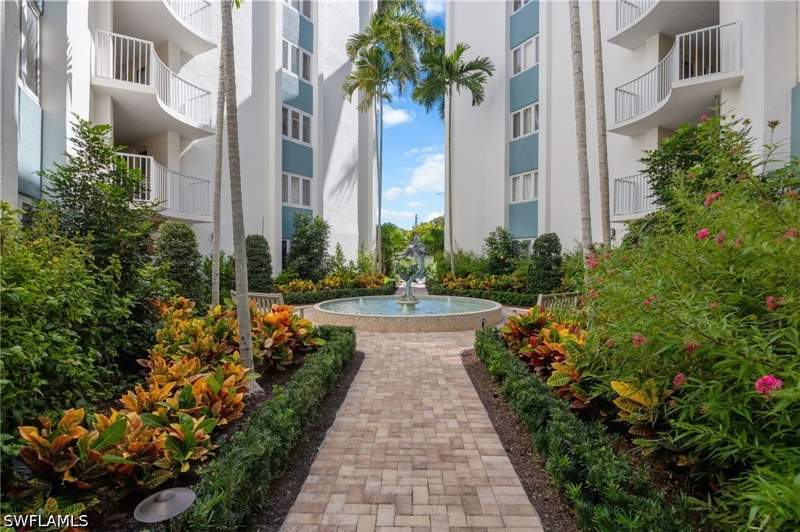 2 bedroom Condominium at 1300 Gulf Shore Blvd N 307, Del Mar, Naples — photo 2