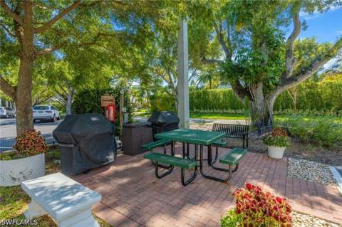 1300 Gulf Shore Blvd N 307, Naples FL - photo 20 of 21