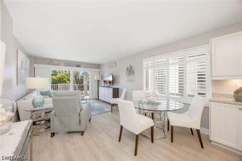 1300 Gulf Shore Blvd N 307, Naples FL - photo 7 of 21