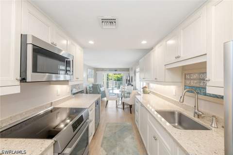 1300 Gulf Shore Blvd N 307, Naples FL - photo 8 of 21