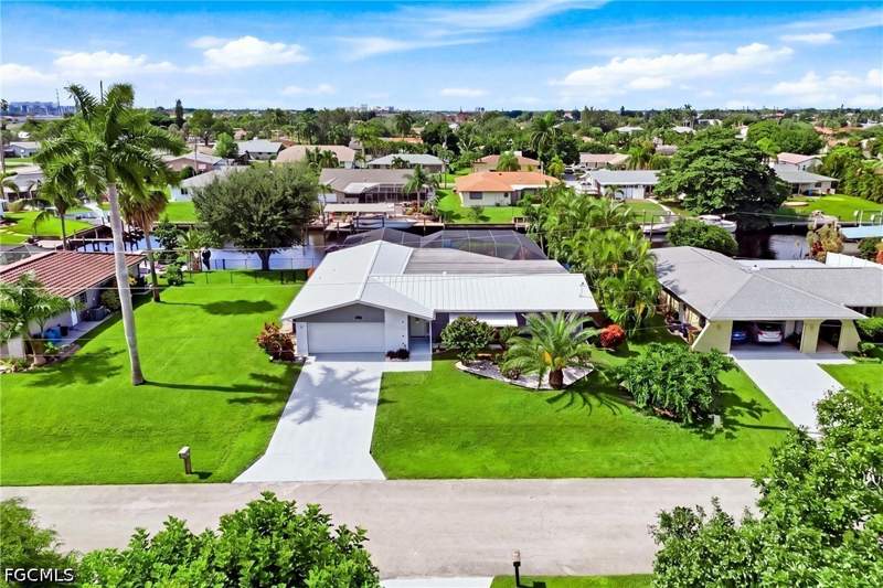 4 bedroom SingleFamilyResidence at 4418 SE 12th Ave, Cape Coral, Cape Coral — photo 2