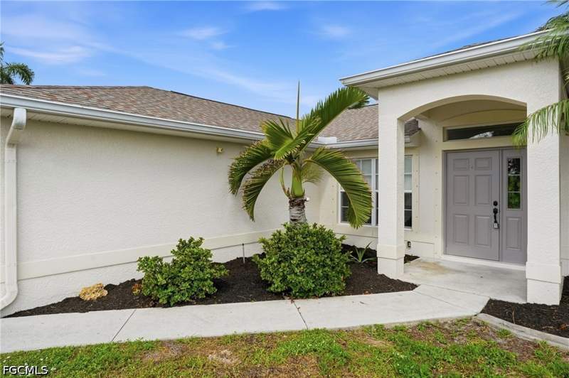3 bedroom SingleFamilyResidence at 2425 NW 13th St, Cape Coral, Cape Coral — photo 2