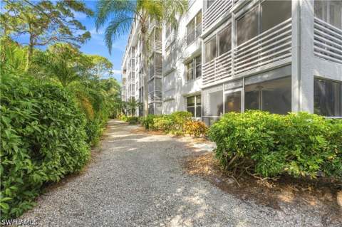 270 Naples Cove Dr 3101, Naples FL - photo 22 of 27
