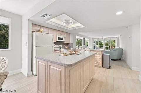 270 Naples Cove Dr 3101, Naples FL - photo 8 of 27