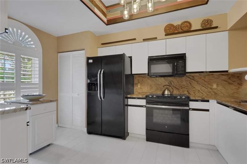 2 bedroom Condominium at 703 Mardel Dr 503, Colonies, Naples — photo 3