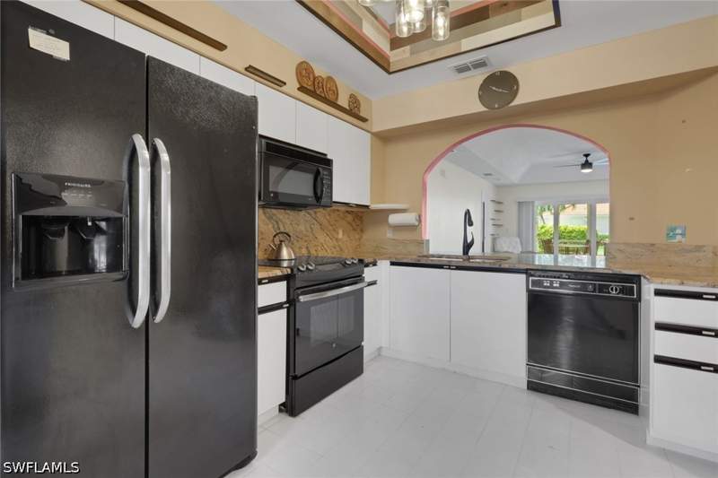 2 bedroom Condominium at 703 Mardel Dr 503, Colonies, Naples — photo 5