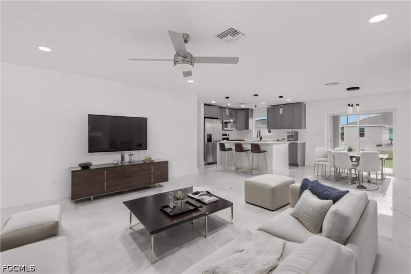 3 bedroom SingleFamilyResidence at 1833 Marson St, Lehigh Acres, Lehigh Acres — photo 2