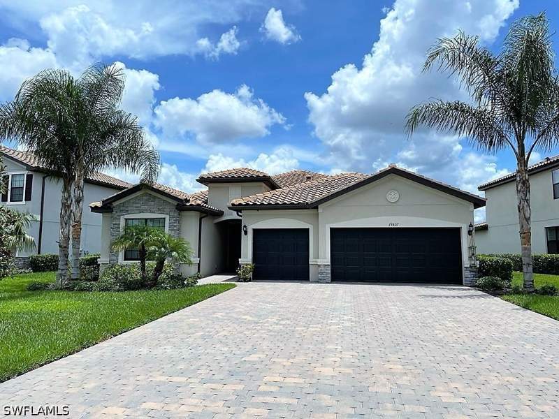 3 bedroom SingleFamilyResidence at 19807 Beverly Park Rd, The Place At Corkscrew, Estero — photo 2