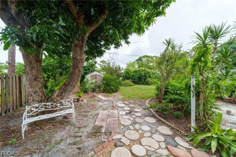 543 Keenan Ave, Fort Myers FL - photo 8 of 23